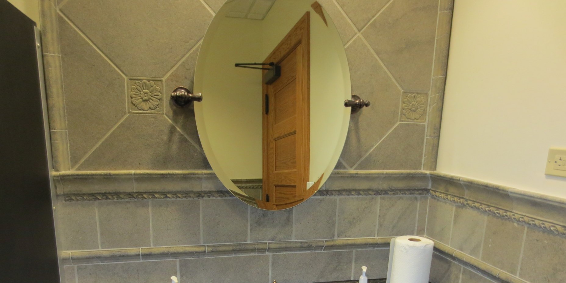 Зеркало с фацетом для ванной