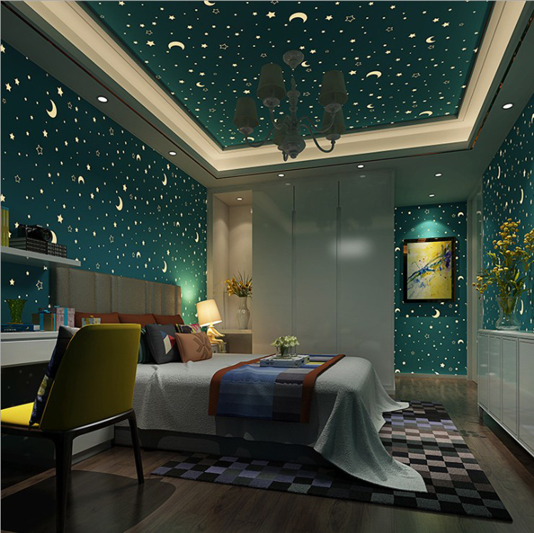 Пример оформления комнаты светящимися обоями.