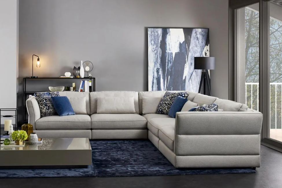 Угловой диван в американском стиле: четкие линии и мягкие очертания