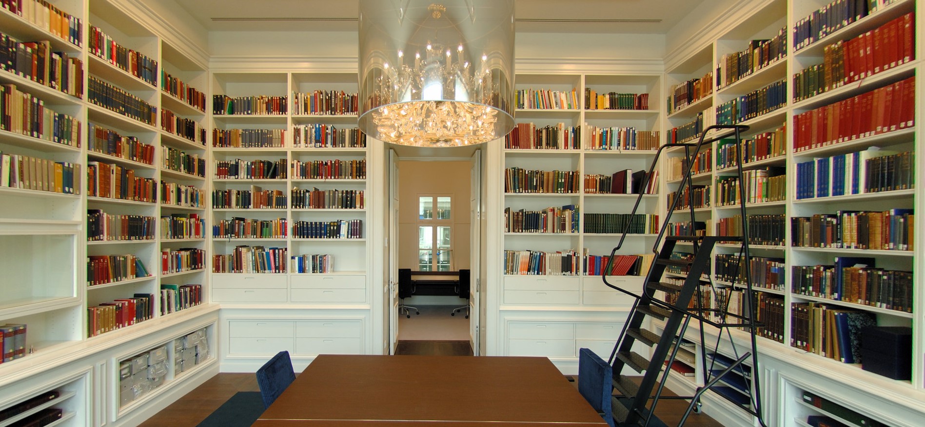 Library pro. Фасад библиотеки. Библиотека и центр наследия Джилонга. Амстердам библиотека фасад. Университет Амстердама пространства.