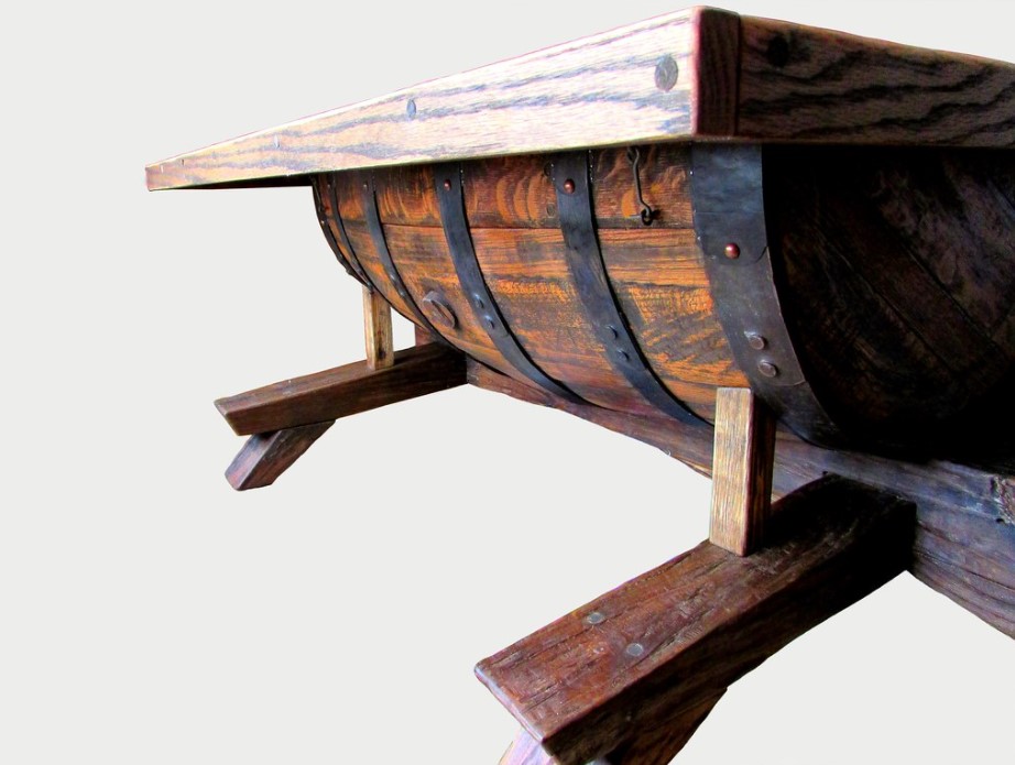 Декоративные деревянные бочки для интерьера