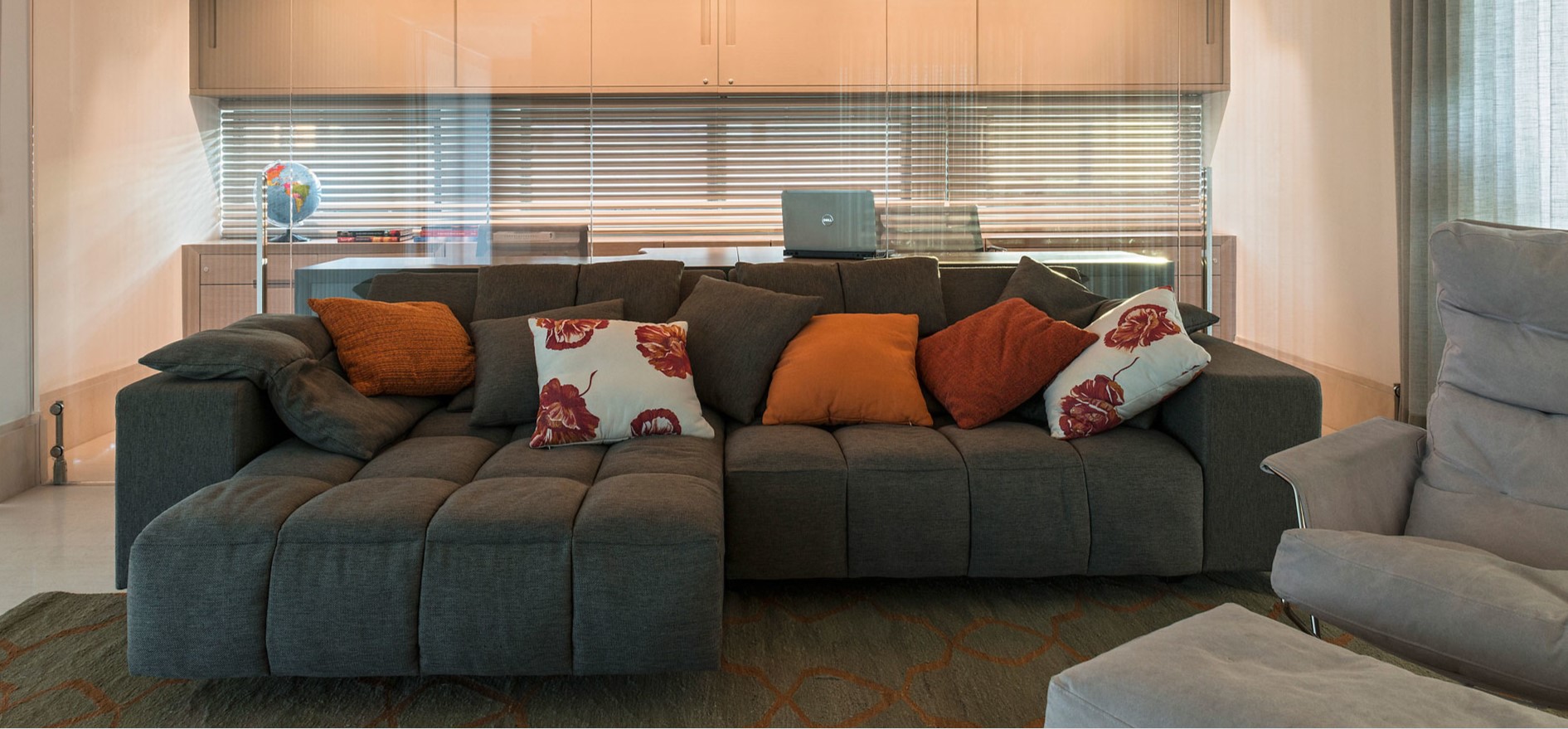 Раскладной диван для современной гостиной