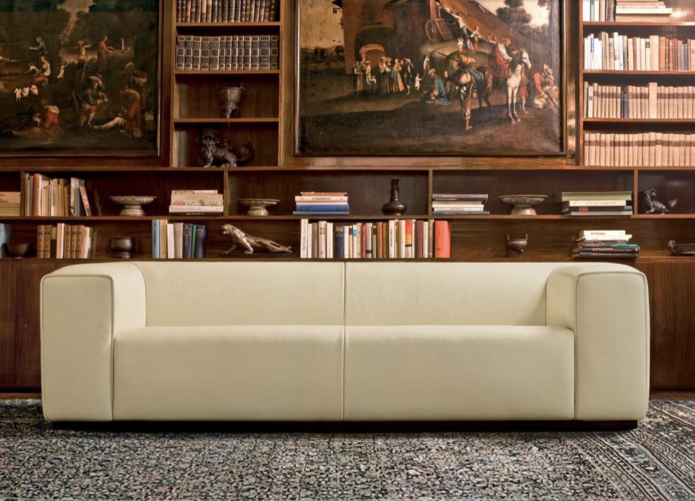 Стильный белый диван для кабинета