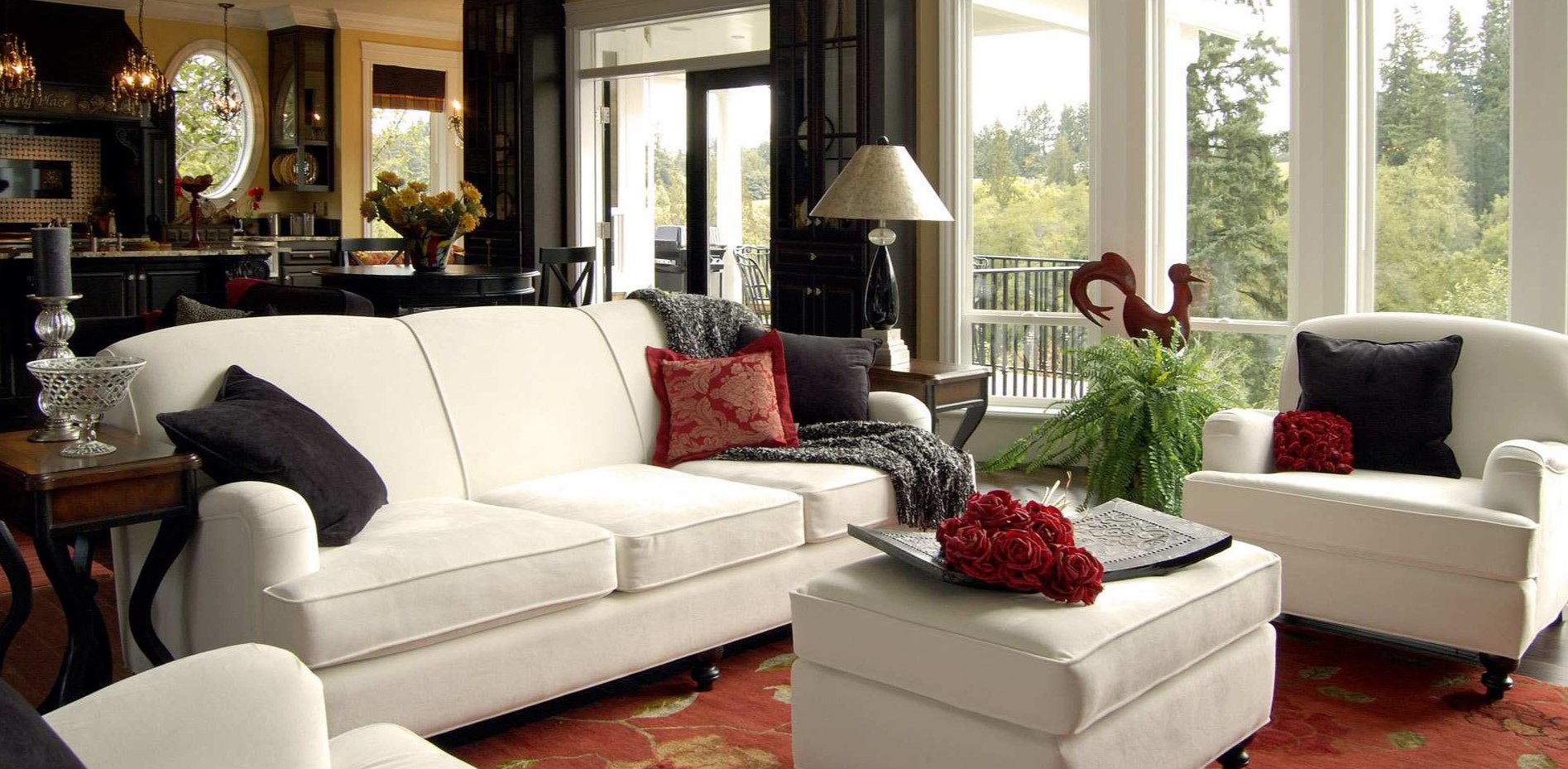 Кресло в гостиную можно подобрать под цвет и стиль дивана