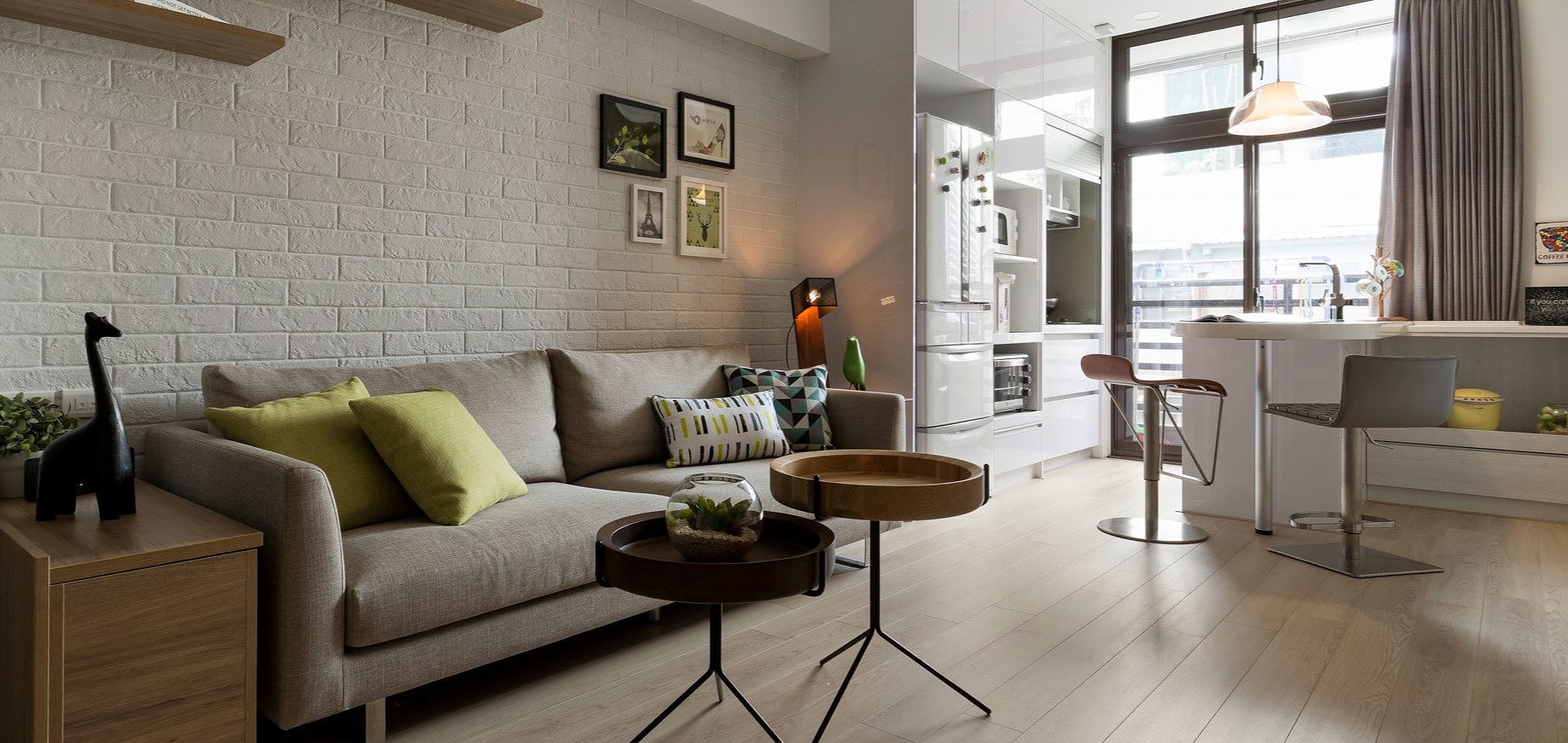 Оригинальная дизайнерская мебель в интерьере современной квартиры