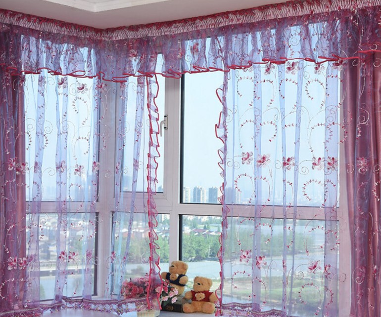 Прозрачные шторы с вышитым цветочным рисунком