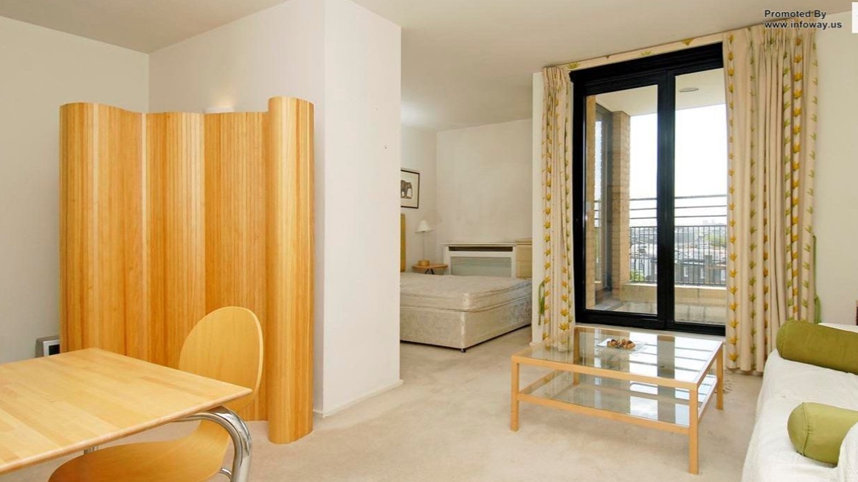 Складную ширмы можно использовать, чтобы скрыть часть комнаты от гостей