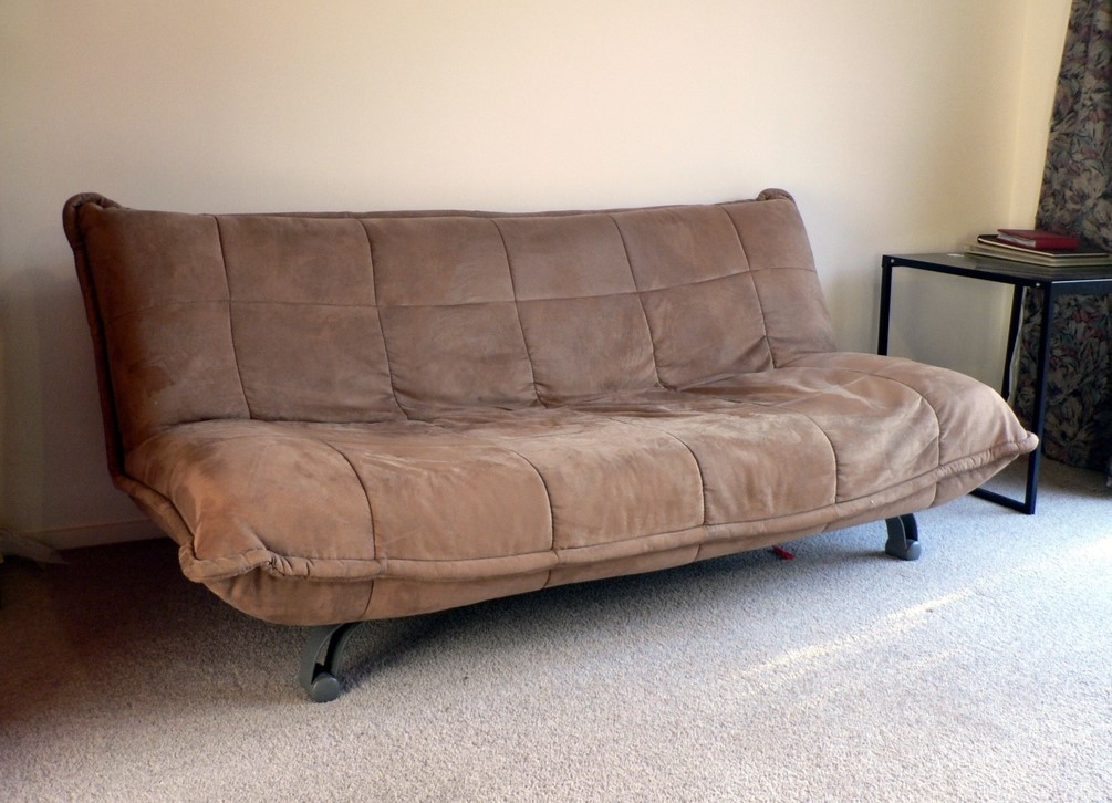 Если диван не имеет механизма трансформации, его можно использовать для дневного сна