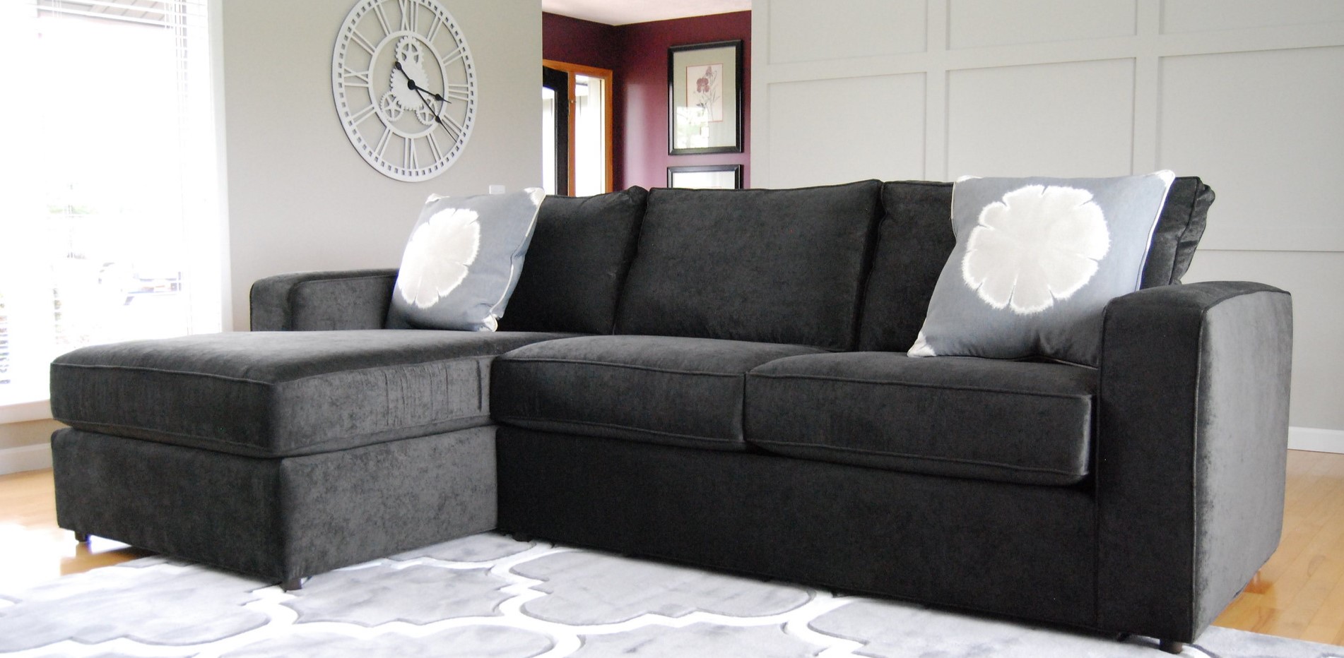 Если в диване минимальное количество швов и стыков, значит, его можно использовать для сна