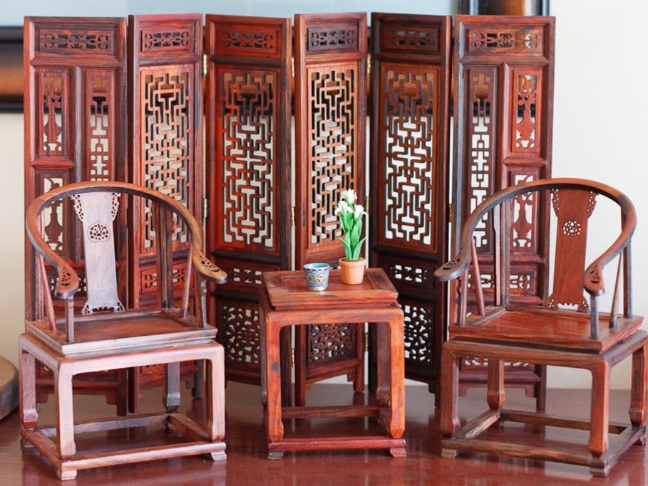 Мебель в китайском стиле изготавливается из натурального дерева