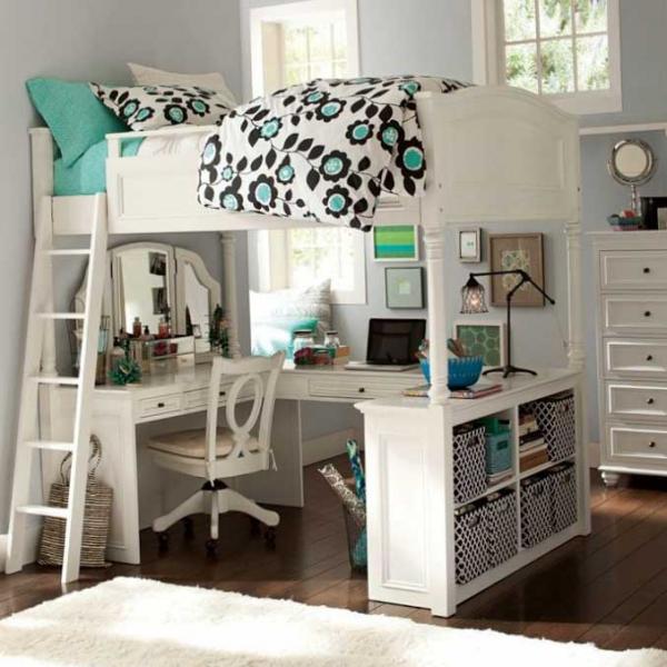 Интересное решение для подростковой комнаты небольшого размера. Спальная зона вынесена наверх.