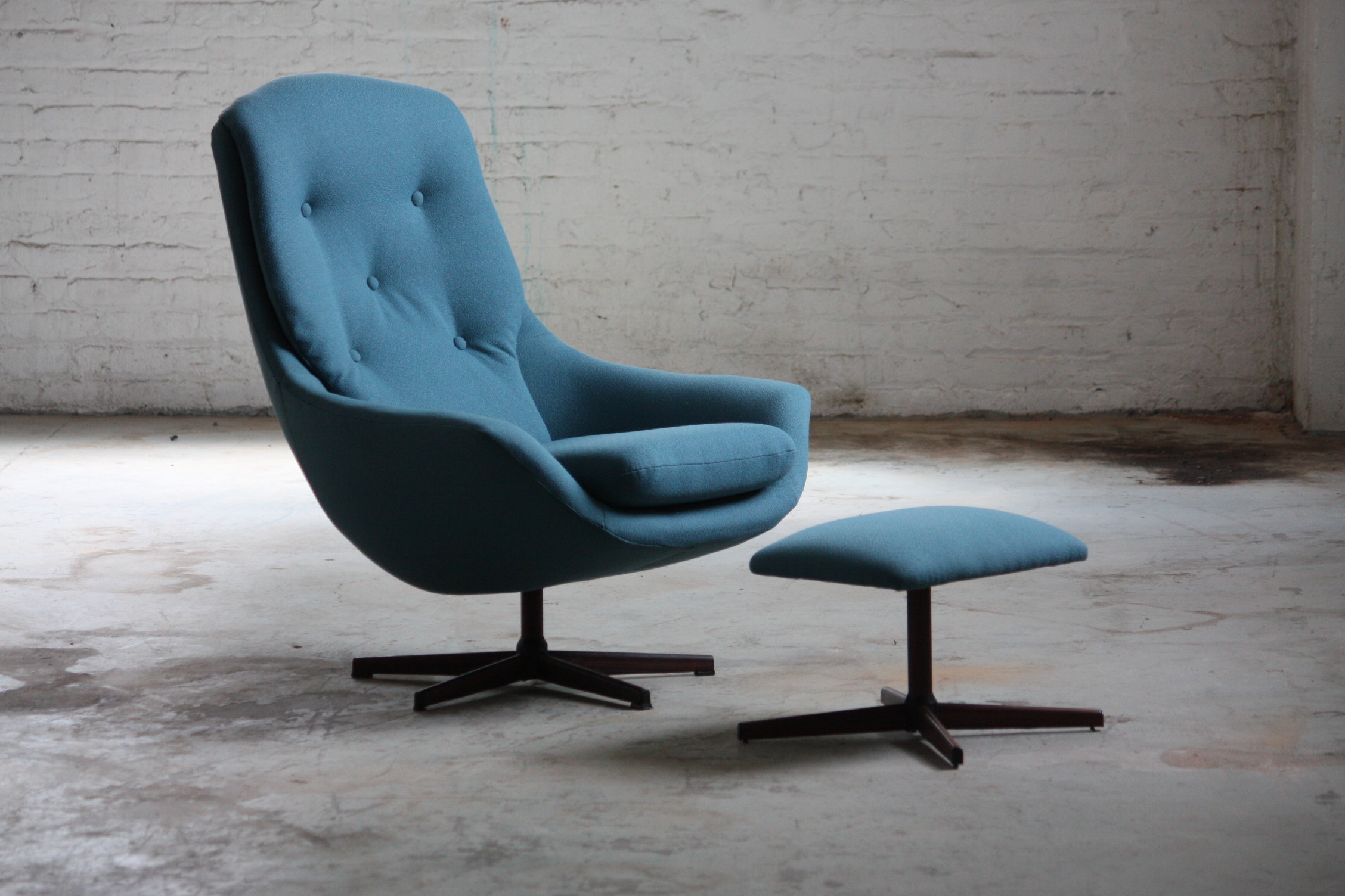 Подражание Eames lounge chair