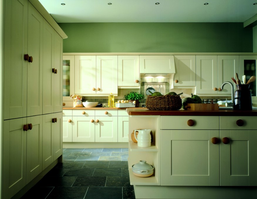 Зеленые оттенки на кухне
