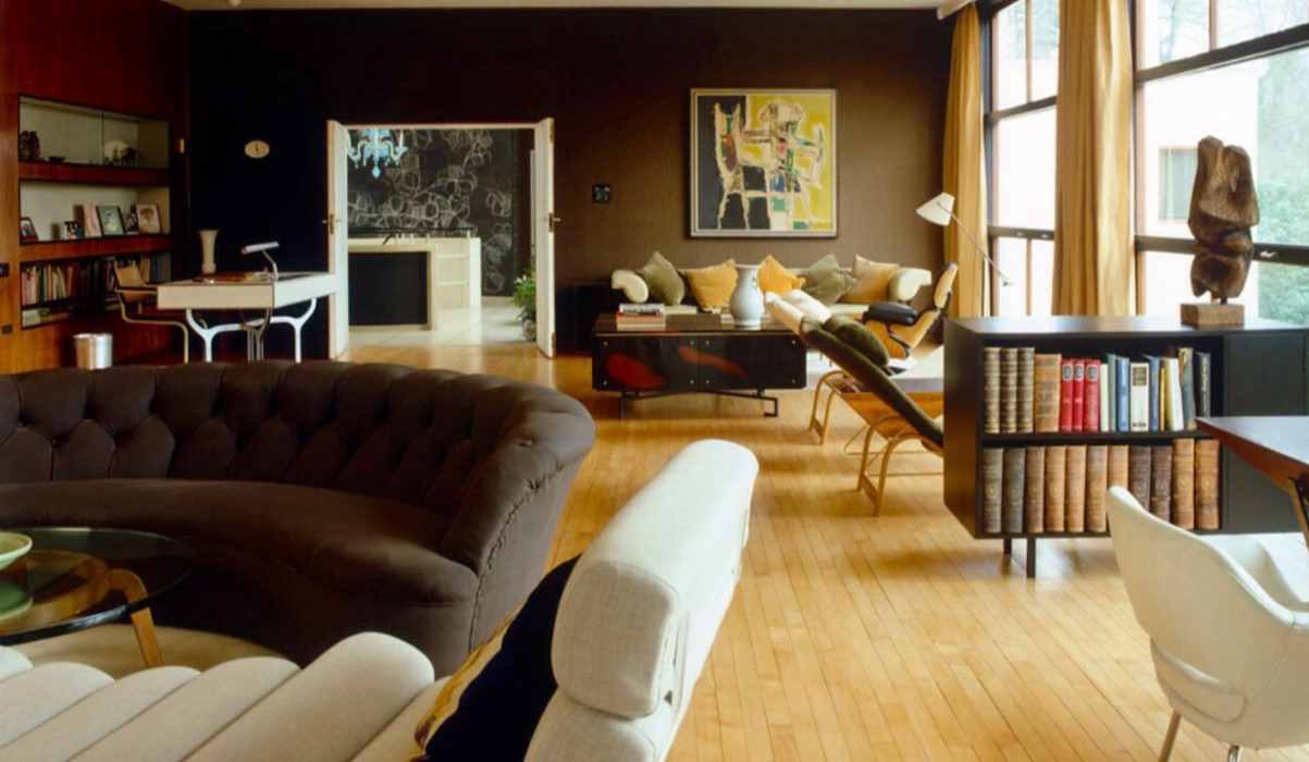 Правильное расположение мебели позволит выполнить зонирование в большой комнате 