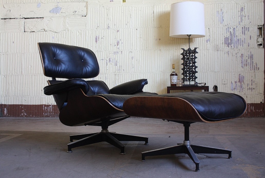 Роскошное кожаное кресло для отдыха можно расположить в кабинете