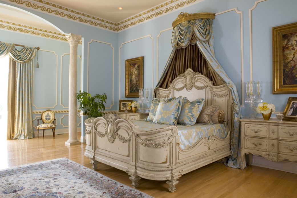 Роскошное оформление интерьера спальни в стиле ампир