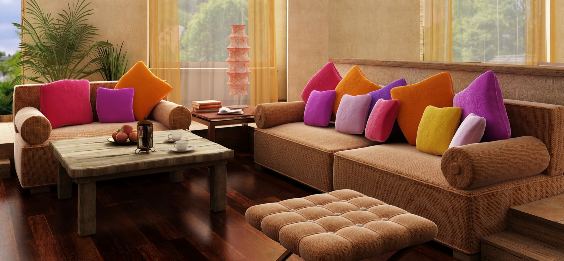 Диван с коричневой однотонной обивкой можно декорировать цветными подушками