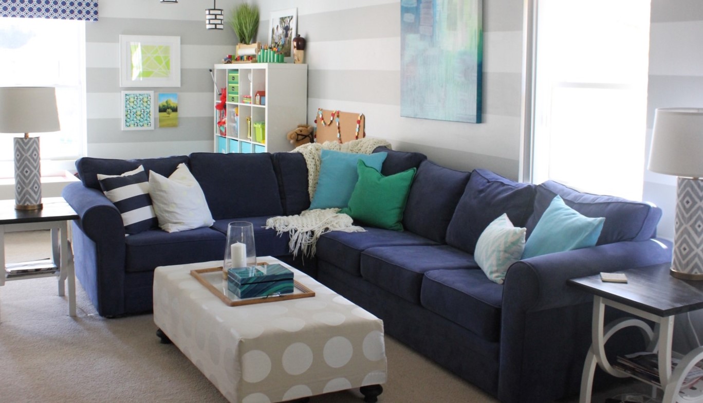 В домашнем рабочем кабинете можно поставить небольшой диван для отдыха и приема гостей