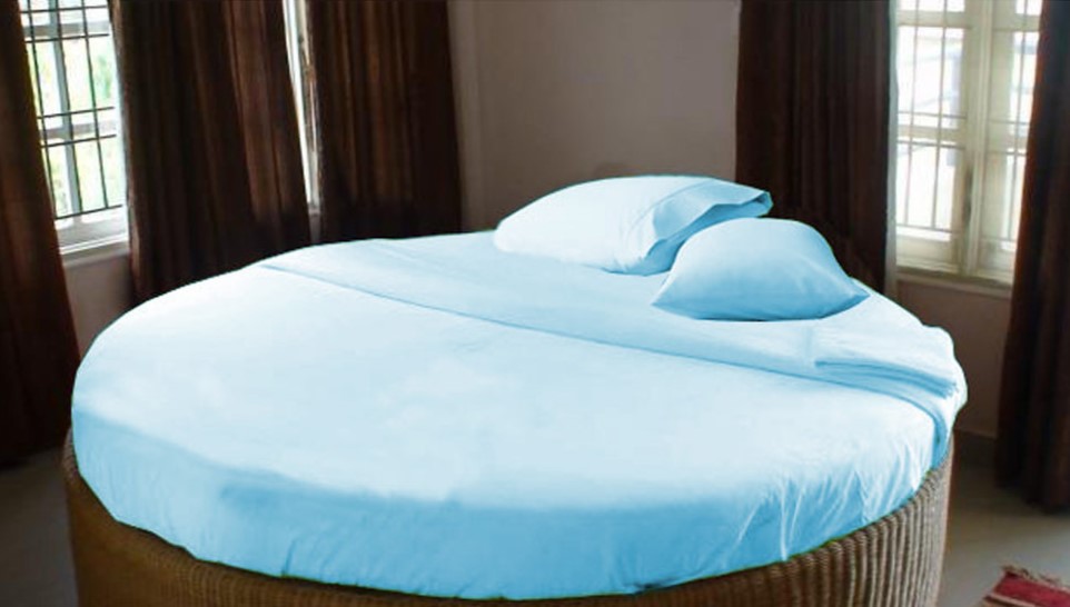 Согласно философии фэн-шуй, круглая кровать является неудачным решением для спальни