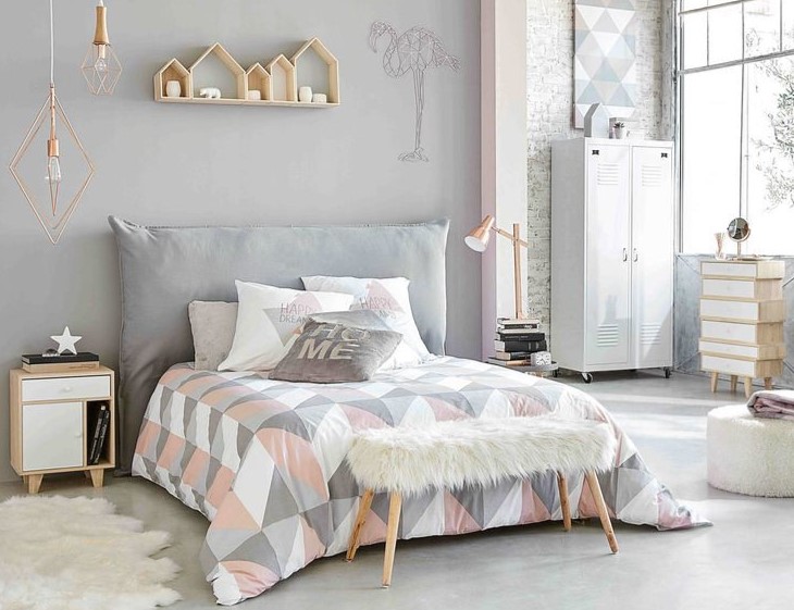Для оформления спальни в скандинавском стиле можно использовать светло-серые оттенки