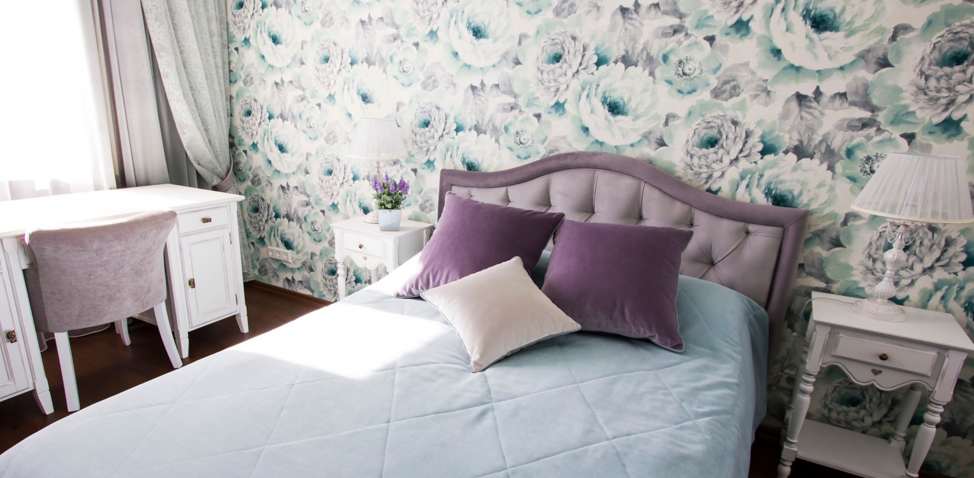 Для оформления спальни можно выбрать лавандовый цвет