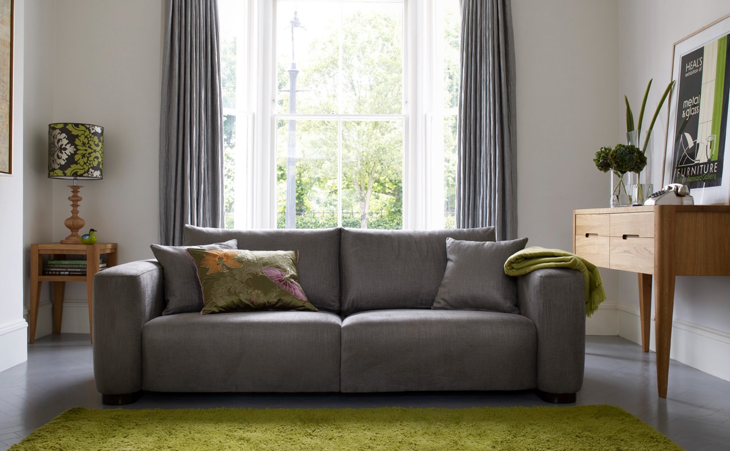 серый диван мебель коричневая