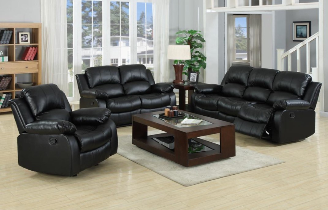 Из двух диванов и кресла можно сделать уютную зону отдыха в гостиной