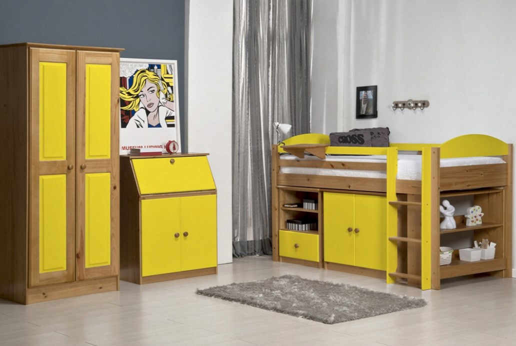 Желтая мебель в детской комнате 