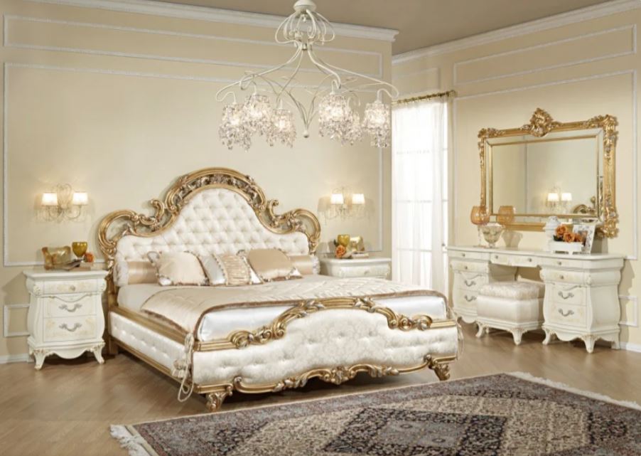Жемчужно-белый и золотой цвет в роскошной спальне