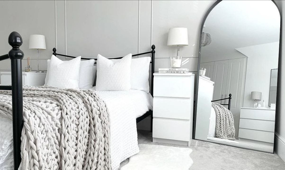 Спальня в белом цвете 2022