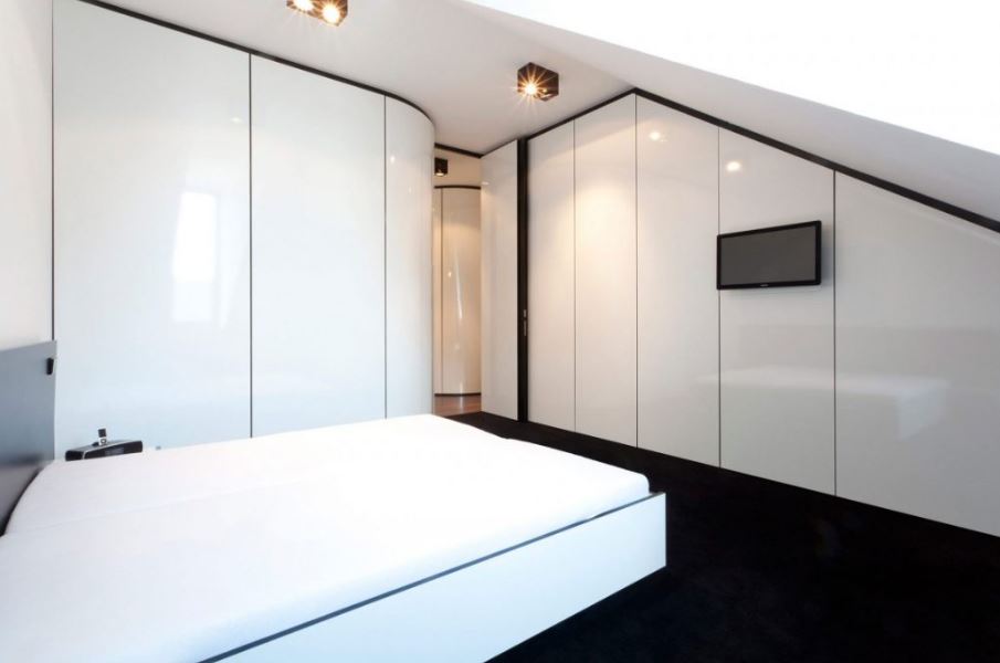 Белая спальня в стиле минимализм