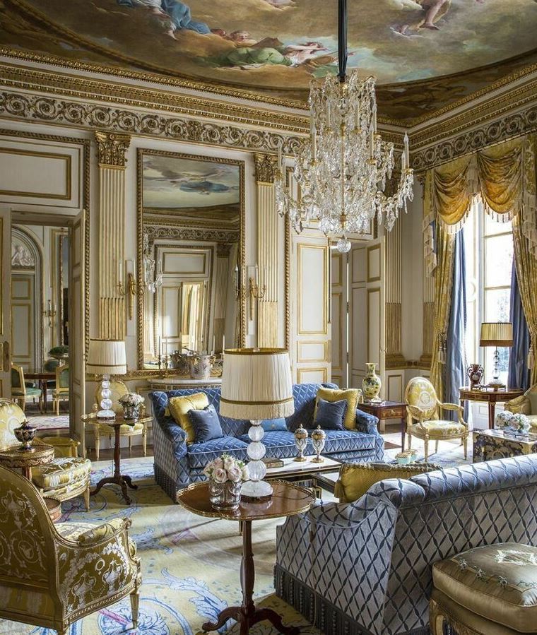 Роскошный барокко в гостиной современного особняка