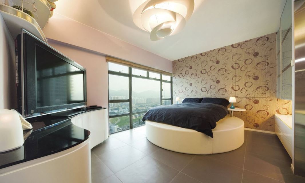 Простая отделка спальни в стиле модерн выглядит элегантно и дорого