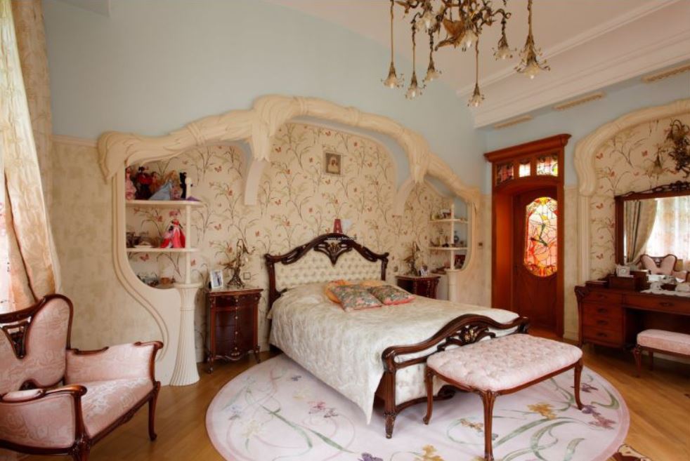 Сказочная спальня для девочки в стиле модерн