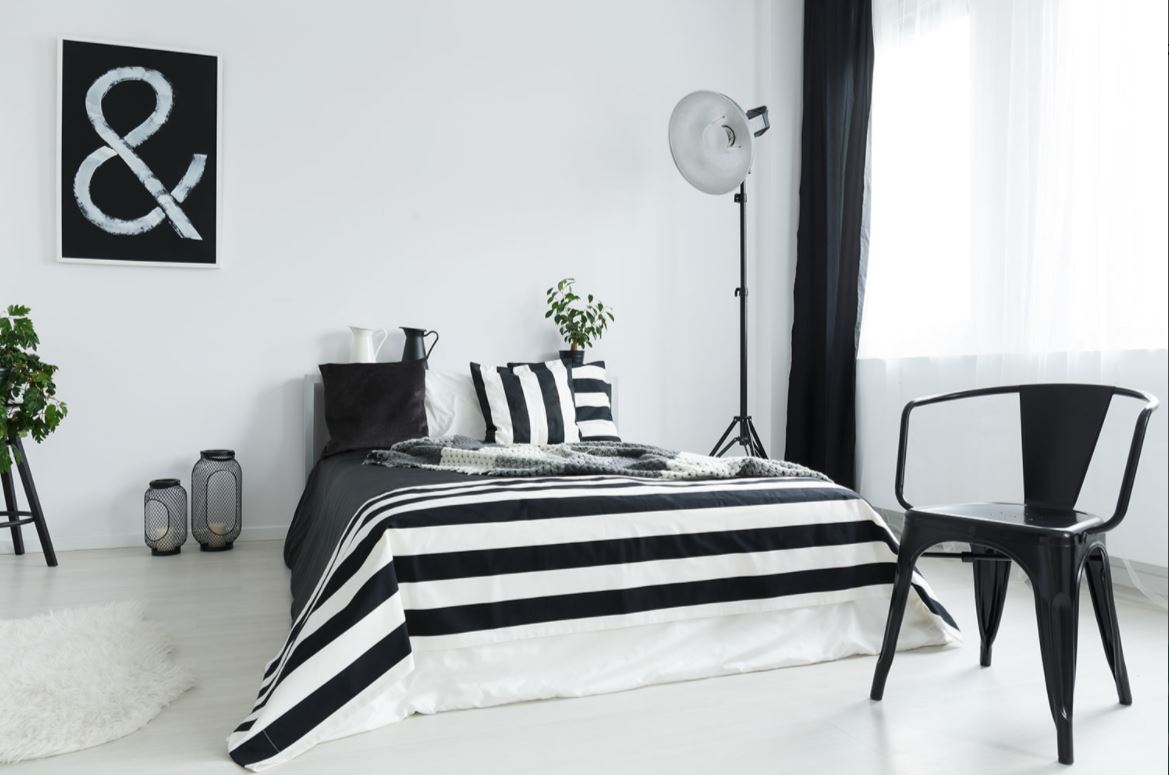 Как оформить спальню в черно-белых тонах | Блог о дизайне интерьера  OneAndHome