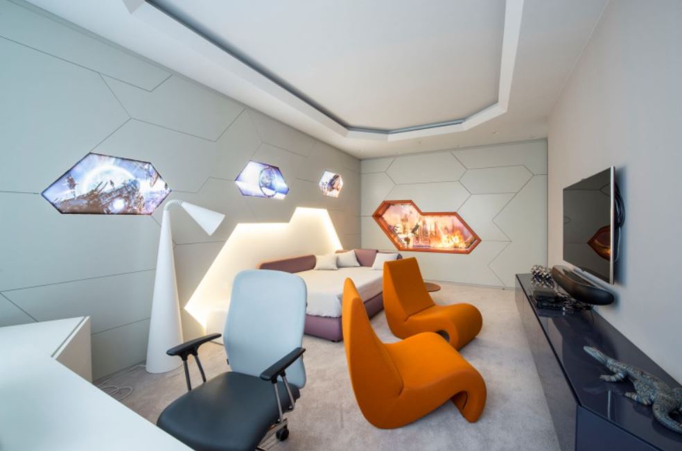 Интересный дизайн комнаты в стиле hi-tech для подростка