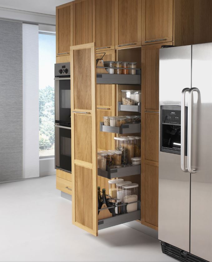 Кухонный шкаф с системой карго