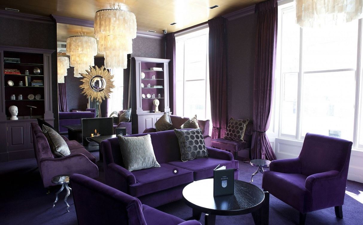 Роскошная гостиная в цвете пурпур