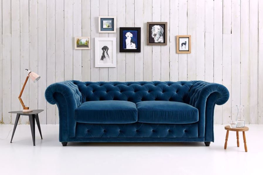 Синий диван честер - отличная идея для любого интерьера