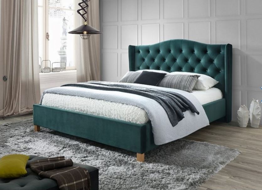 Двуспальная кровать с мягким изголовьем с обивкой изумрудного цвета обивкой