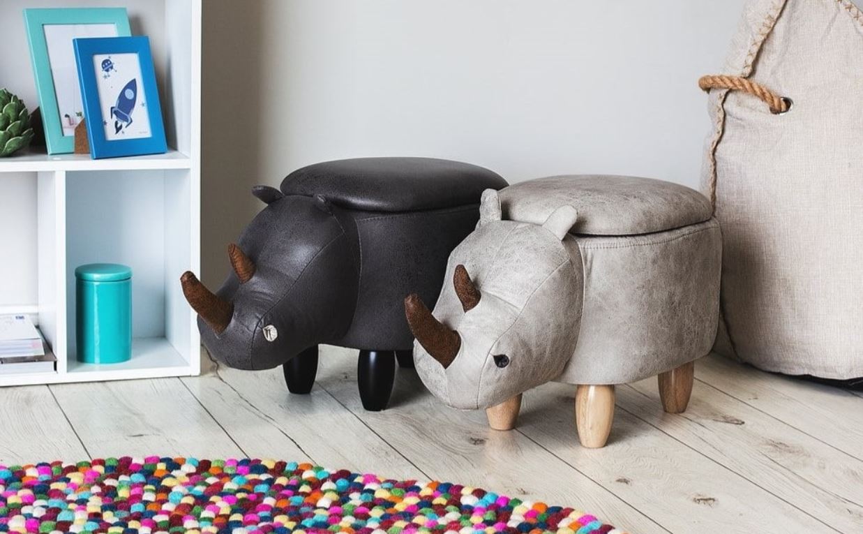 Симпатичная пара пуфиков-носорогов с обивкой из искусственной кожи