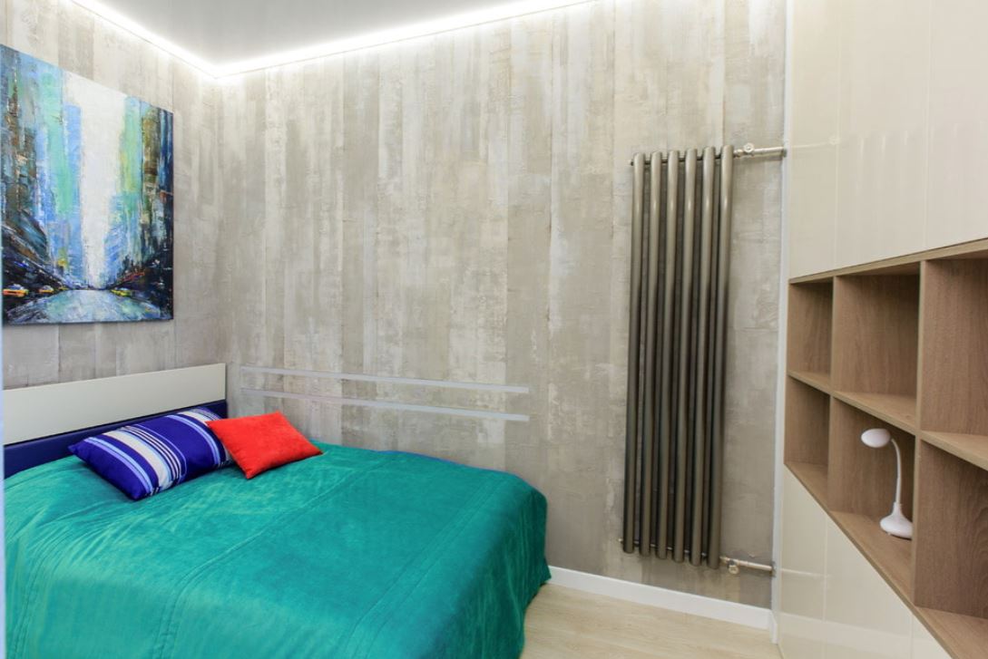 Если поверхности в спальне оформлены в нейтральной гамме, то покрывало на кровати может быть насыщенным бирюзовым