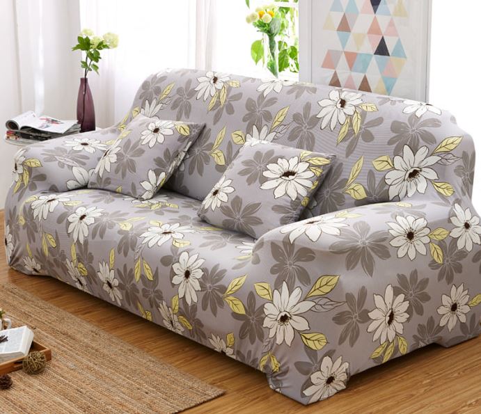 Симпатичный диван в цветочек