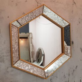 Настенное зеркало Violetta