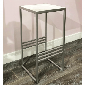 Прикроватный столик For Miss серебристого цвета из металла и мрамора
