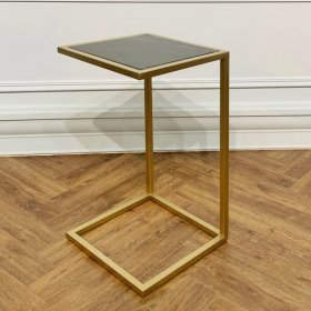 Приставной столик For Miss золотистого цвета с мраморной столешницей